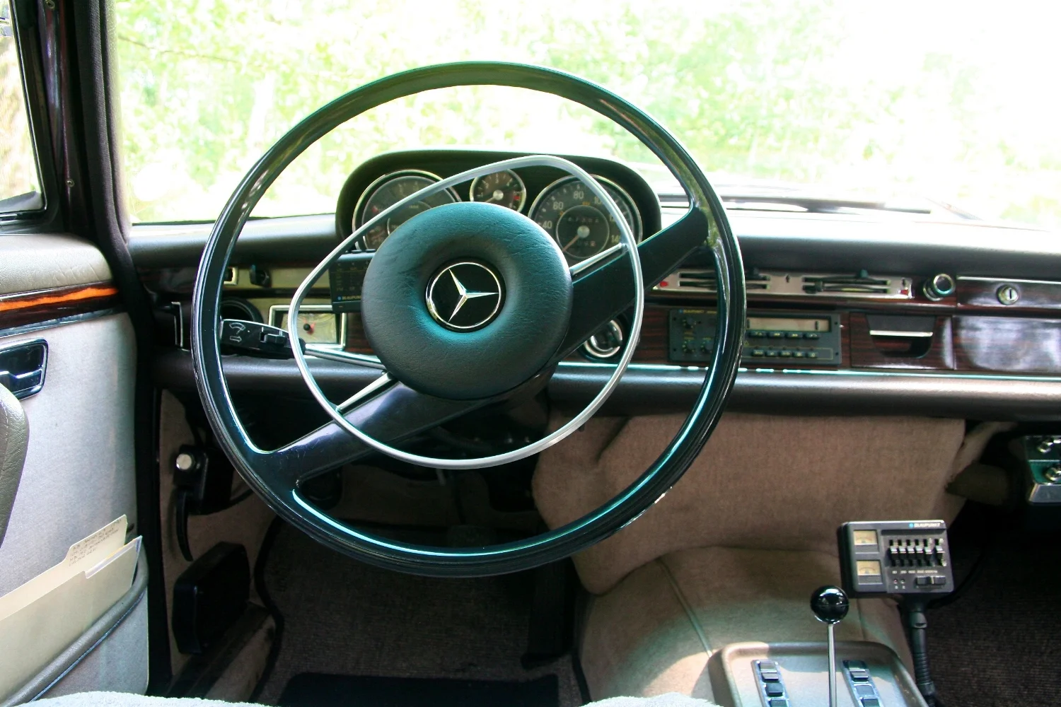 VIN4047 300SEL 6.3 13.jpg