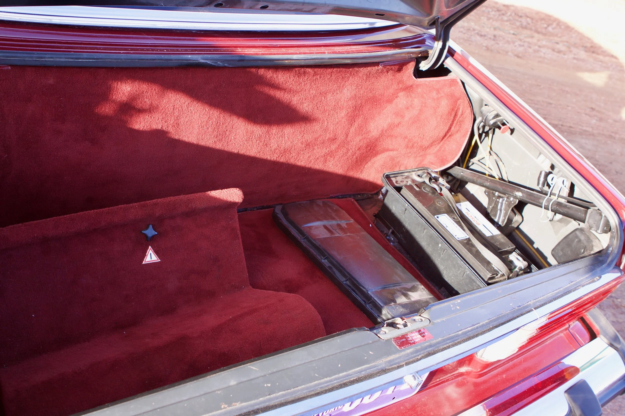 MB Burgundy 560SL - 19.jpg