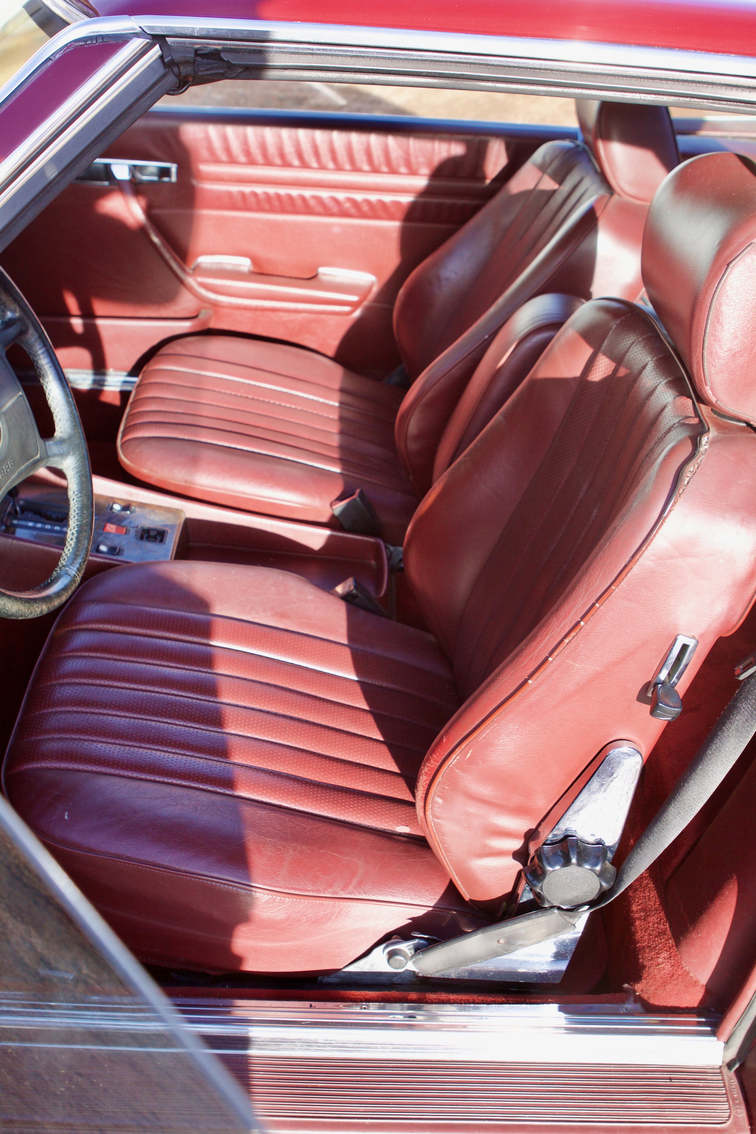 MB Burgundy 560SL  - 22.jpg