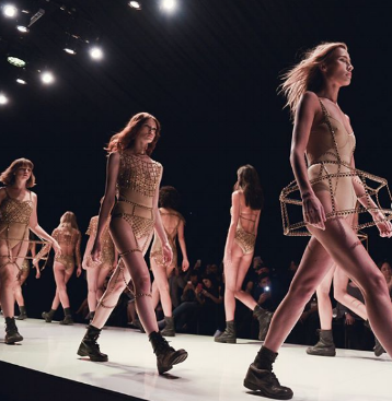 Maya Geller's byzantinian chainware at Fashion week Tel Aviv, photo by idicvm.
