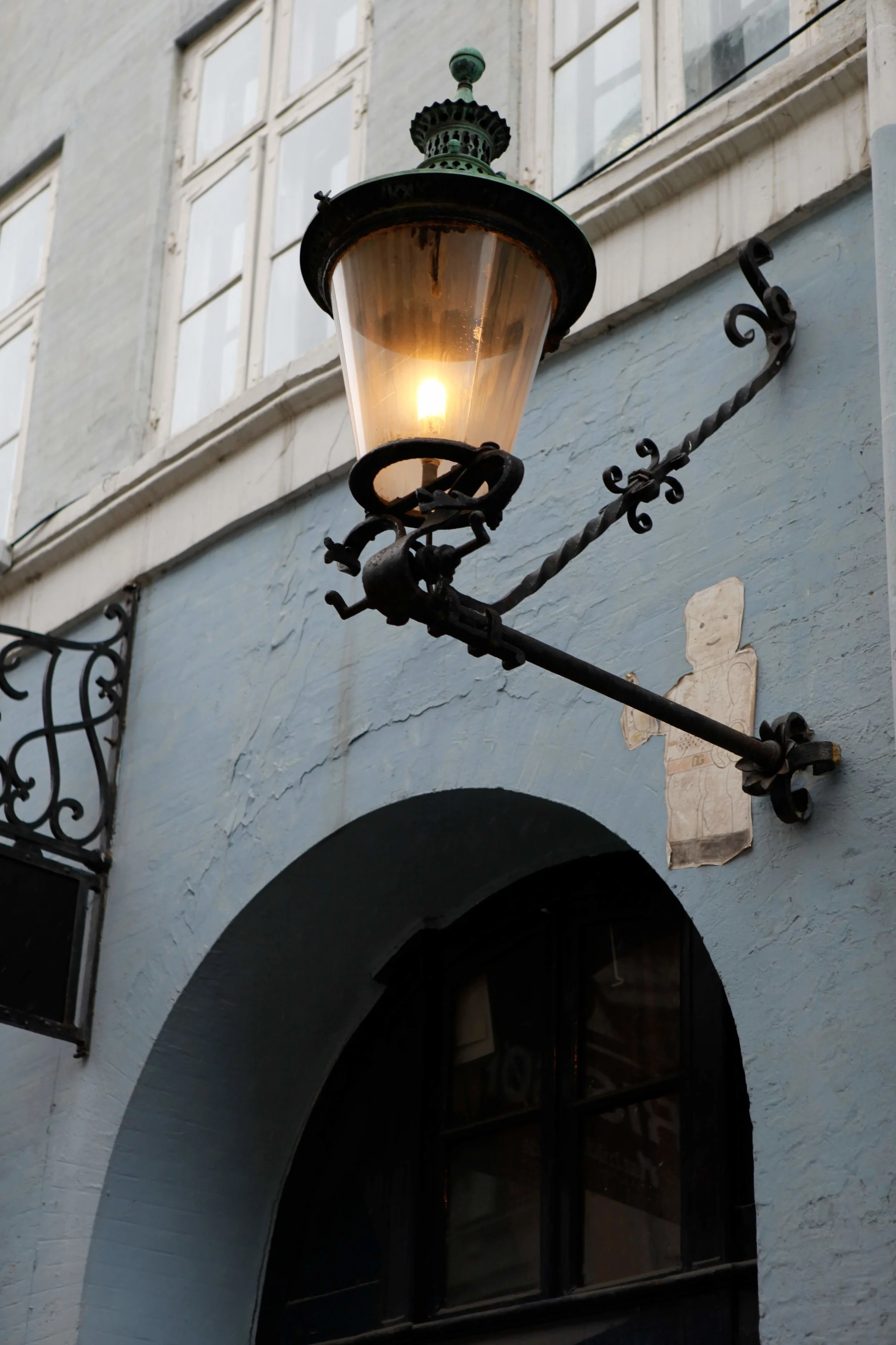 WHEN: December 6th-9th, 2018 The workshop begins on the 6th at 2 PM and ends on the 9th at 11 AM. WHAT: 4 days of Christmas celebration, sweet and savory tastings, cobbled street strolling, photo walks, delicious meals, canal tour, visits to local shops, bakeries, delicacies, cafés and restaurants, classes in travel and lifestyle photography and Christmas cooking.