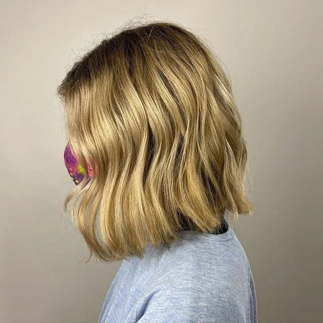 Quarantine hair no more! Thanks for coming in, Grace!
.
.
#pghhair #pghsalon #pittsburghhair #pittsburghsalon #pittsburghhairsalon #blonde #blondeombre #balayage #dimensionalblonde #longbob #colorcorrection