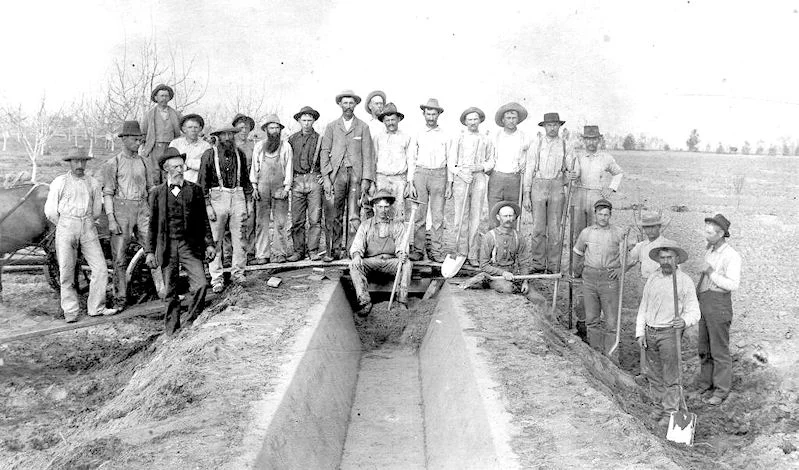 A crew from Anaheim, cementing one of their secondary ditches in 1895 (courtesy the Anaheim Public Library).