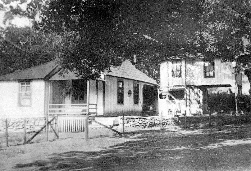 The Straw Homestead in the early 1900s (courtesy Doug McIntosh).