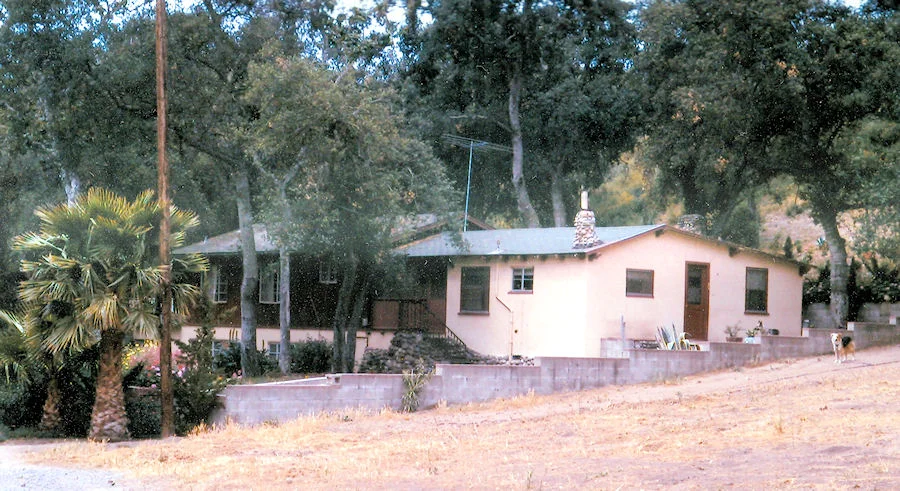 The Gus Straw home (right) in 1976, showing the additions (left) built by Andrew Hoffman. Only the retaining walls stand today (courtesy Dave McIntosh).