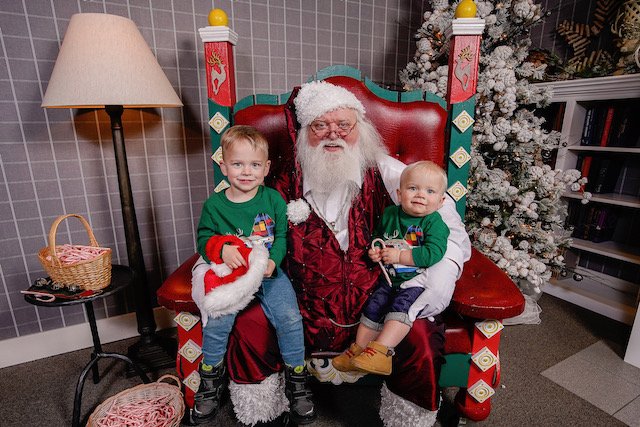 2019 Santa at Weatherly Inn