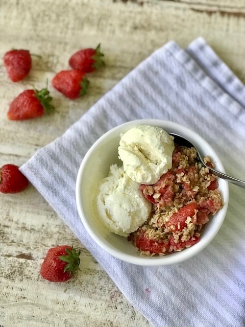 Fresh Strawberry Oat Crumble