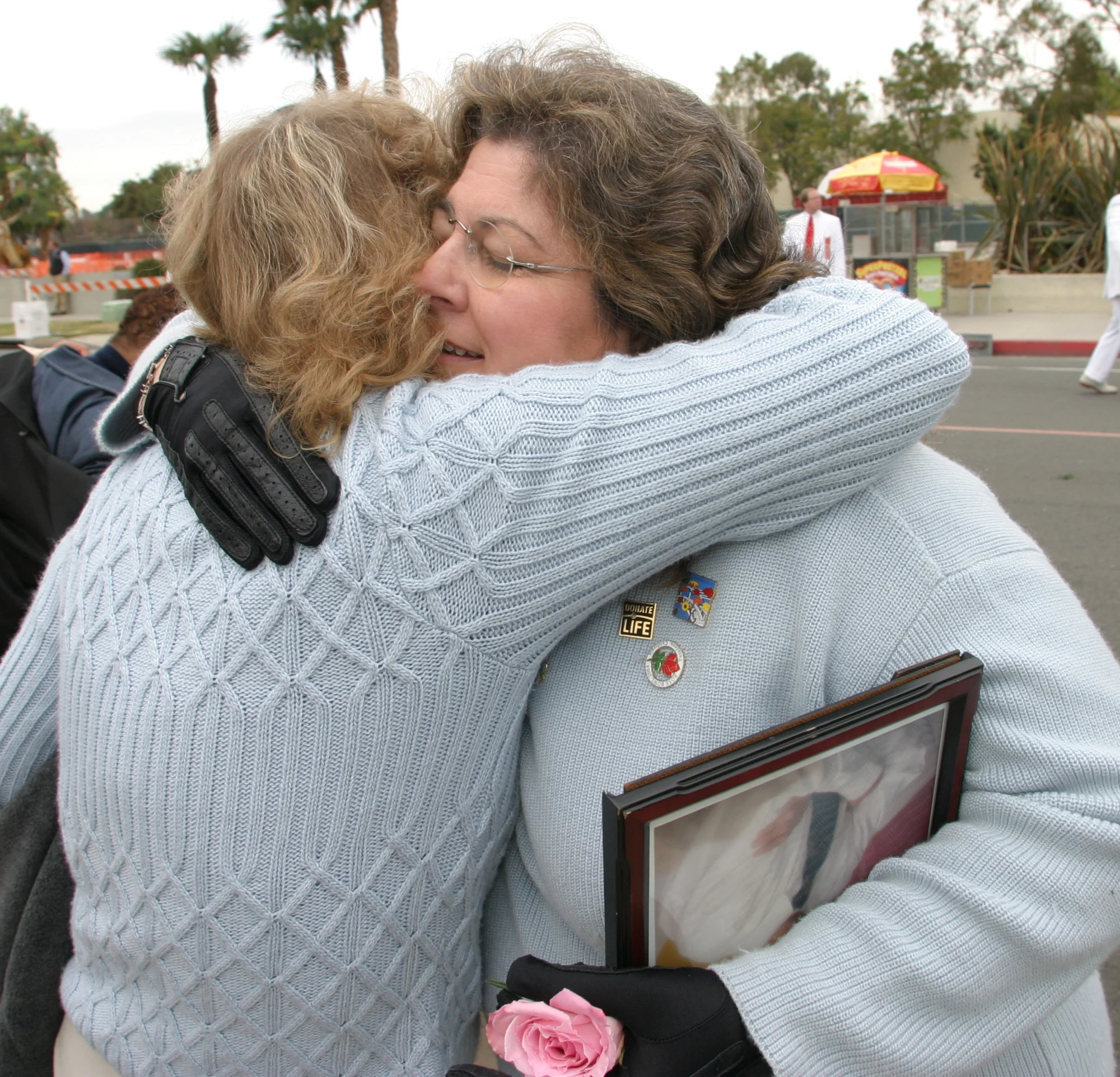 Their five-mile journey complete, donor mother Barbara Lawrence and kidney recipient Kathy Gibson celebrated their newfound bond, forged by adversity and America’s New Year Celebration. (Photo: Scott Weersing)