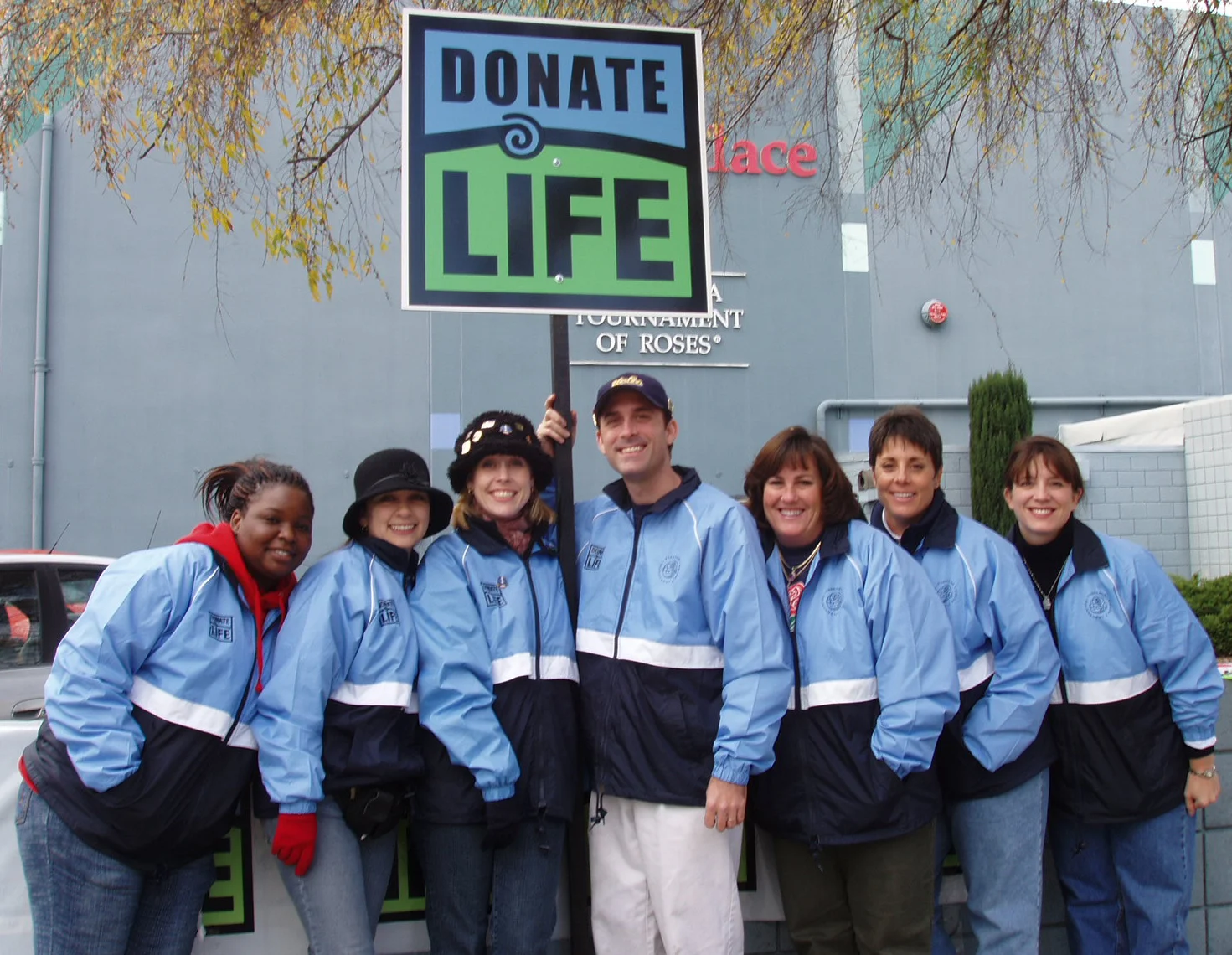 Volunteer and media support at the Rose Palace was headed by memebrs of OneLegacy's communications team: Simera Nichols, Dahiana Kast, Tenaya Wallace, Bryan Stewart, Kathleen Hostert, Alexis Vasilchak, and Jaime Campbell. (Photo by Stephanie Hemsley-Schmitz)