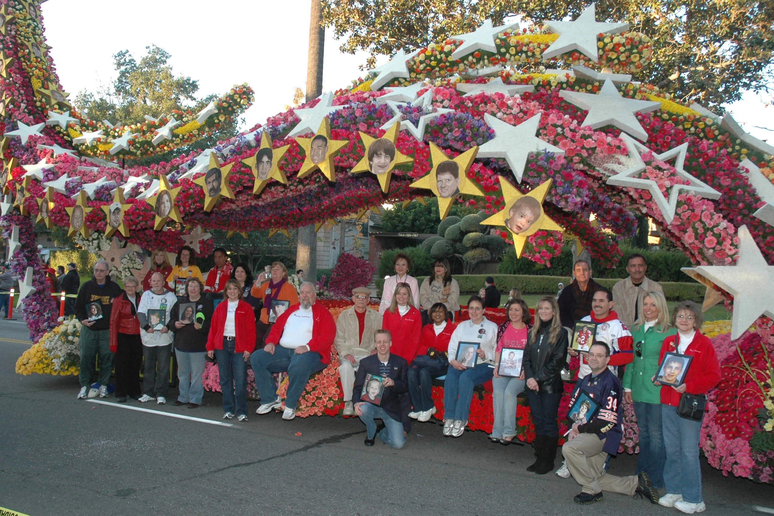 The Class of 2009: Jim Carter, Denice Russell, Randi Swersky, Dave Murphy, Kim Morsching, Melody Connett, Sergio Gomez, Mandy Trolinger, Theresa Lozada, Susan McVey Dillon, Merle Zuel, Joe Darga, Eric Miller, May Chen, Lauren Donkar, Audrey Vasquez, Andrea Spraggins, Mary Brown, Lily Allen, Bonnie Lundy, Gaston Gonzalez, Jose Zaragoza, Steve Ferkau, Hooshang Torabi, Julie DeStefano, and Debbie Kowatch. (Photo: Scott Weersing)