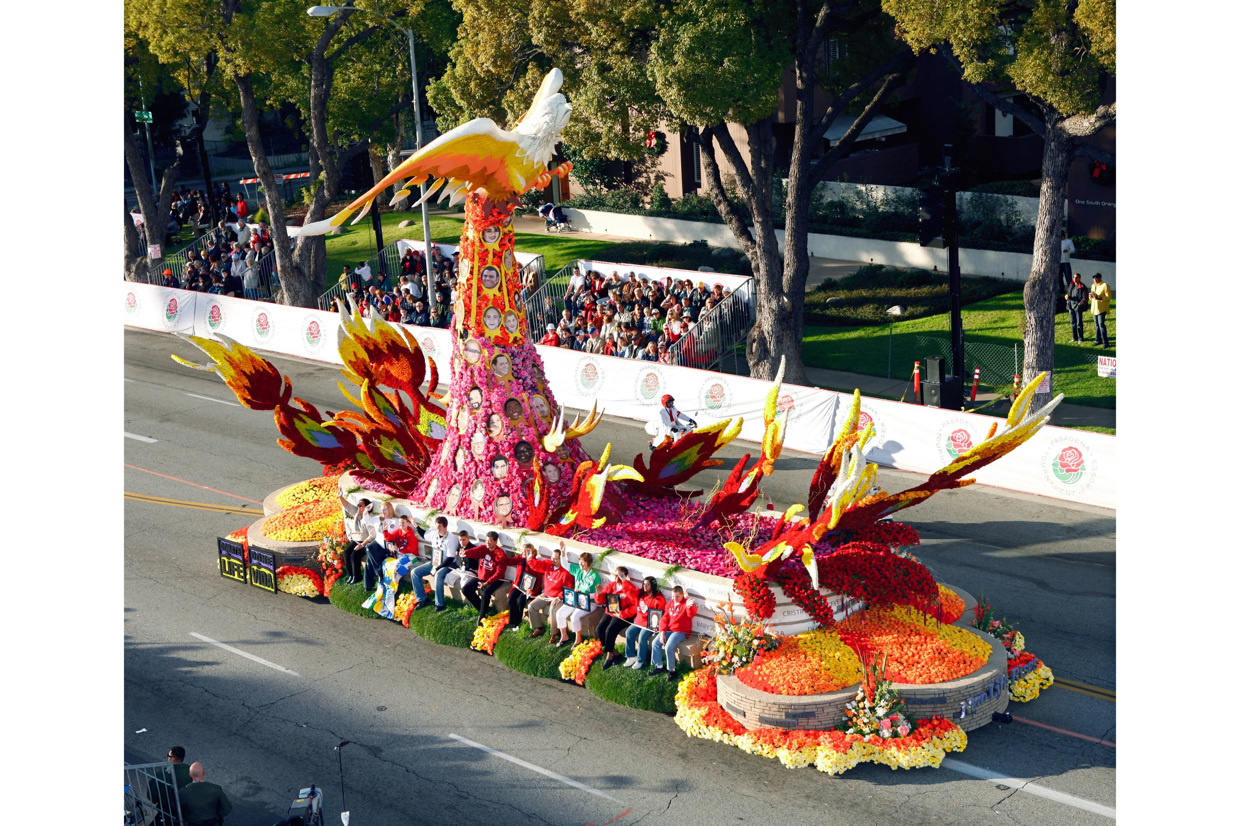 The rising phoenix of Donate Life’s seventh float entry “New Life Rises” was inspired by one word in the Rose Parade theme, “2010: A Cut Above the Rest.” (Photo: Pasadena Tournament of Roses)