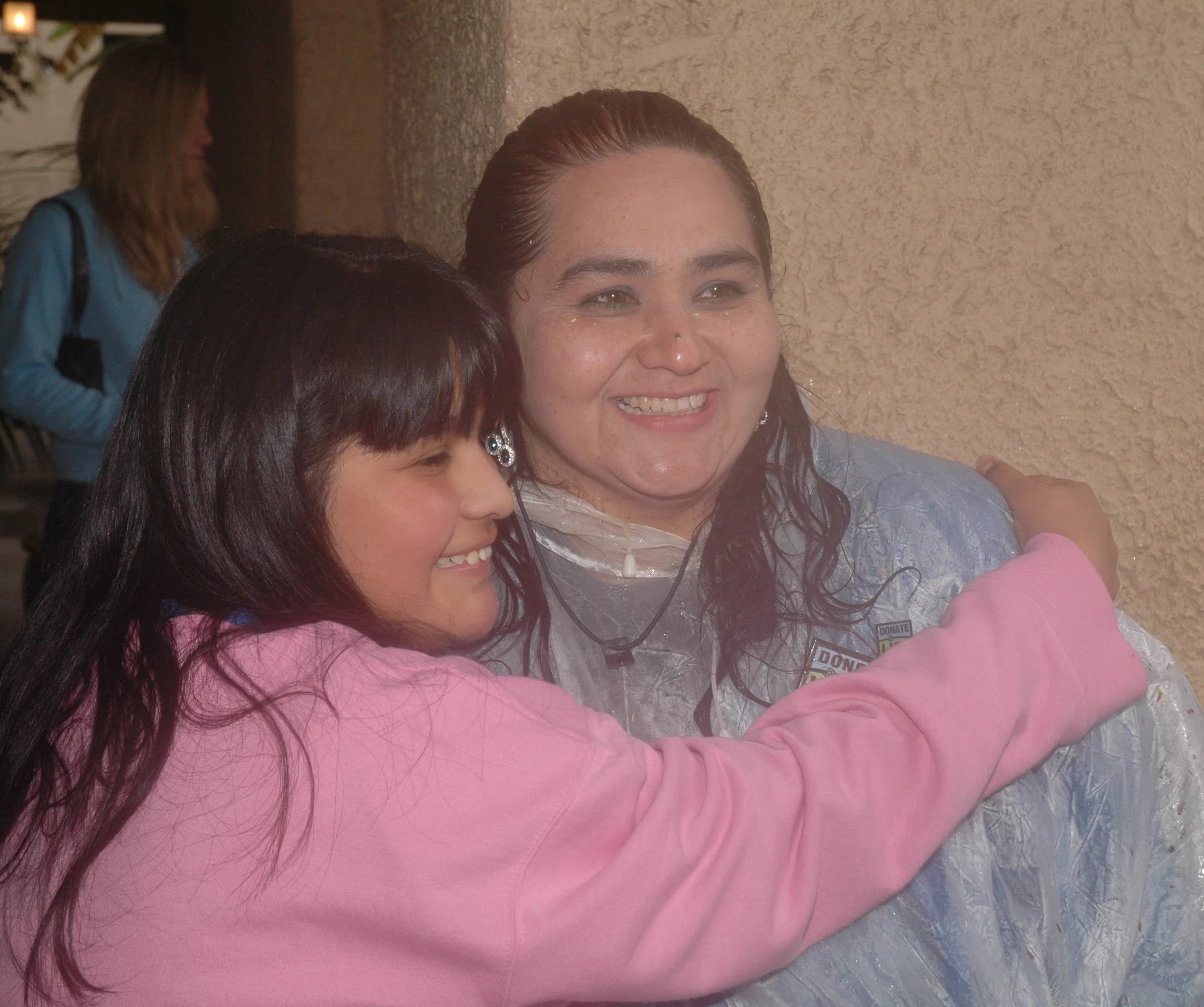 Donor wife Edith Gonzalez was welcomed to the warmth of Castle Green by her daughter Meredith. (Photo: Scott Weersing)