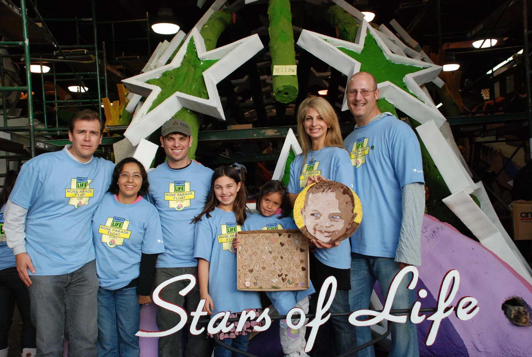 The family of floragraph honoree Quentin Dachis was joined at Rosemont Pavilion by his liver recipient, four-year-old Maria, and her family. (Photo: Luis Ramirez)