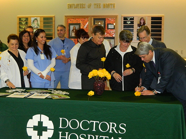 Hospital CEOs dedicated roses on behalf of their staff, whose life-saving contributions make organ donation and transplantation possible.