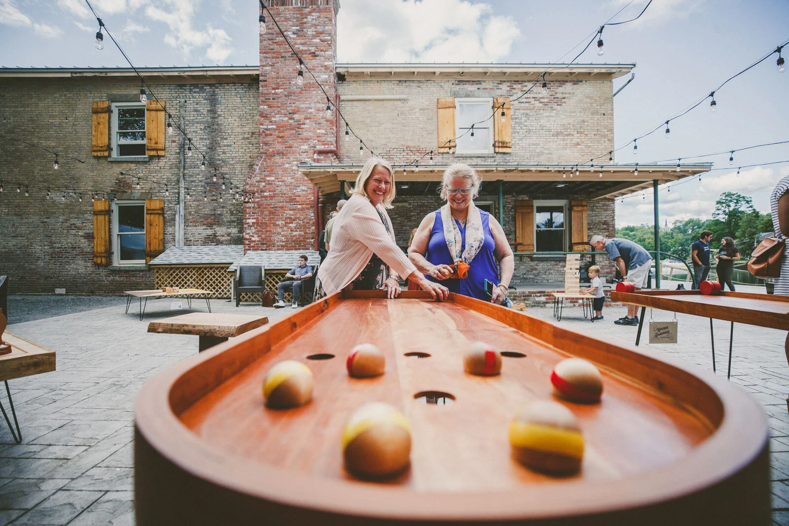 PHOTOGRAPHERS WEDDING GAME RENTALS