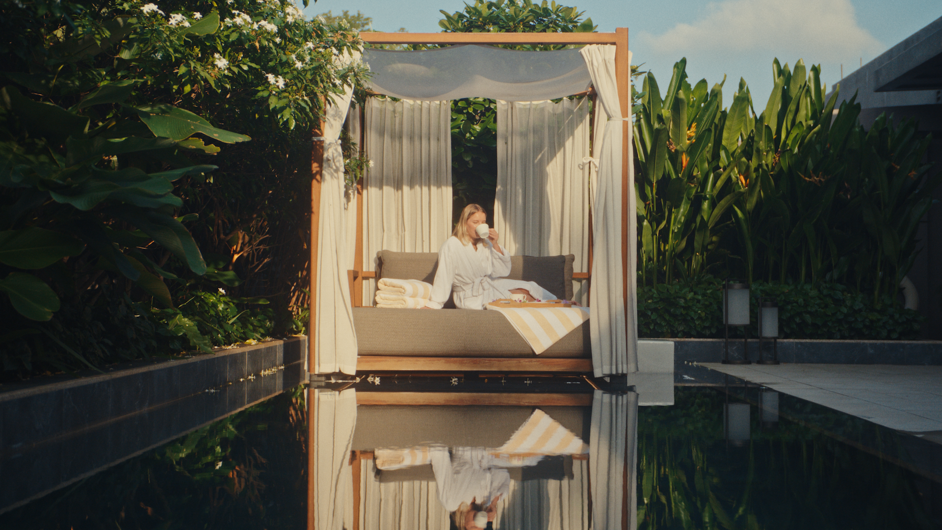 SOLO IN SINGAPORE