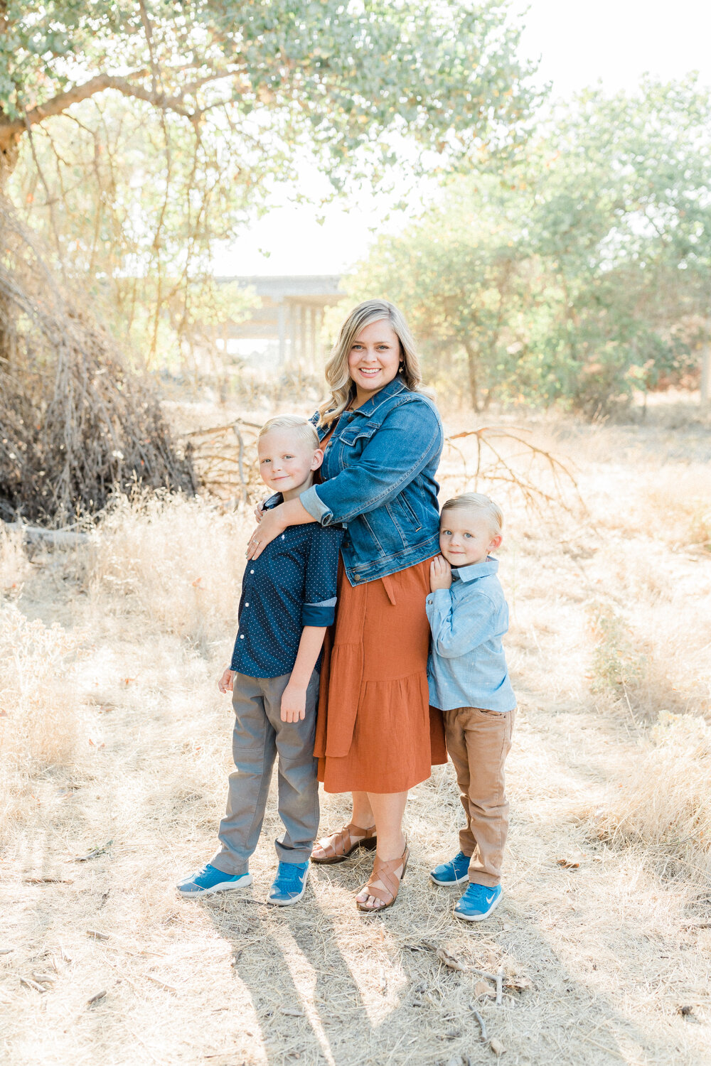 Plus Size Mama Clothing Options for Photos — Family Photographer