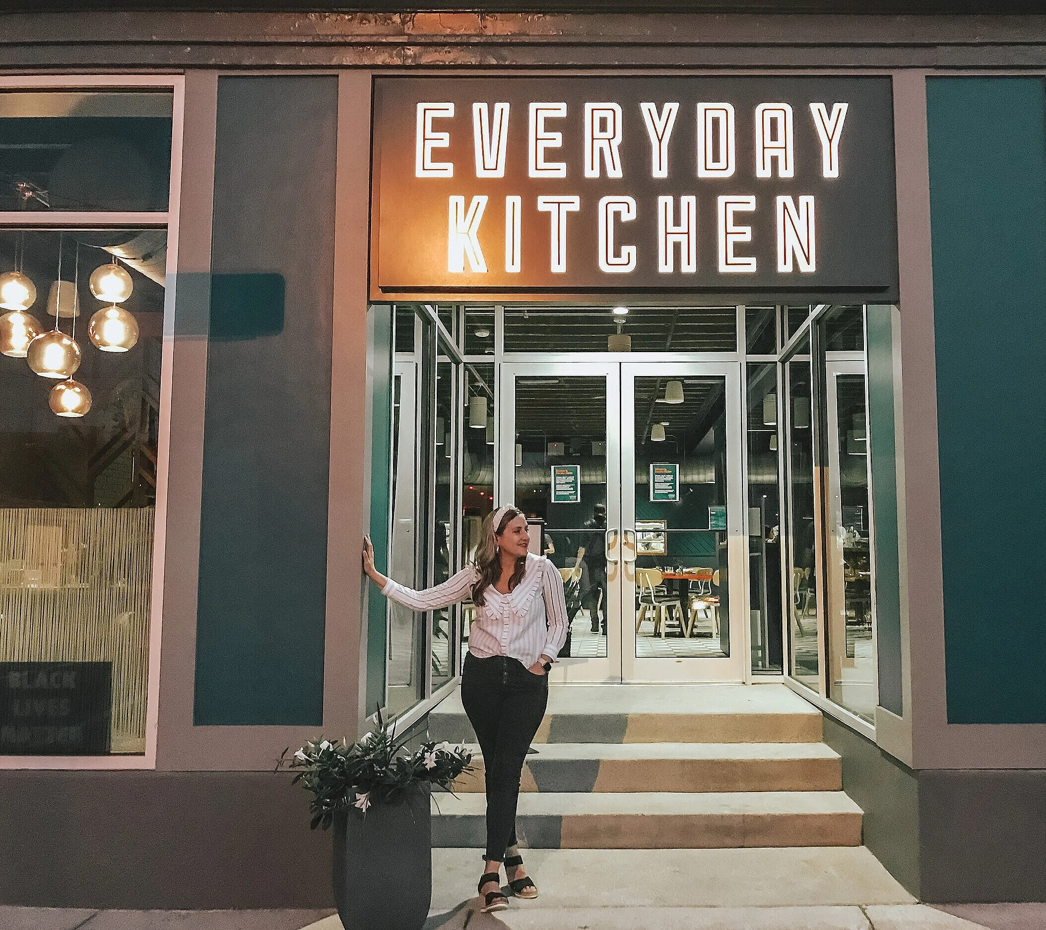 Louisville's Everyday Kitchen Delights with Holistic, Fresh Flavors.