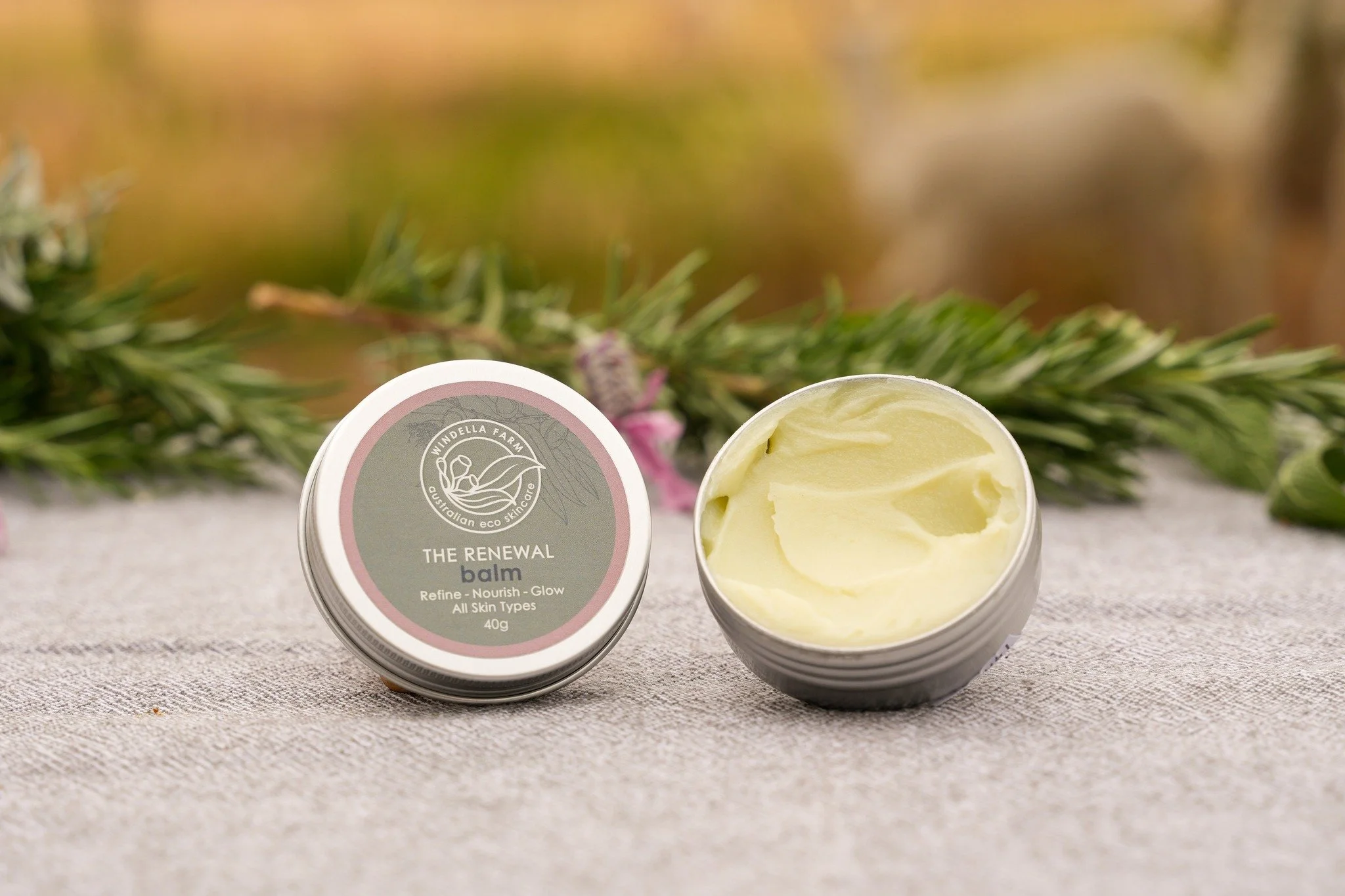 Meet our newest multitasker, The Renewal Balm.

This 2 in 1 face polish and hydration balm gives your skin a gentle refresh in minutes. It smooths and softens without any scratchy microbeads or artificial additives.

Natural plant oils melt away dryn