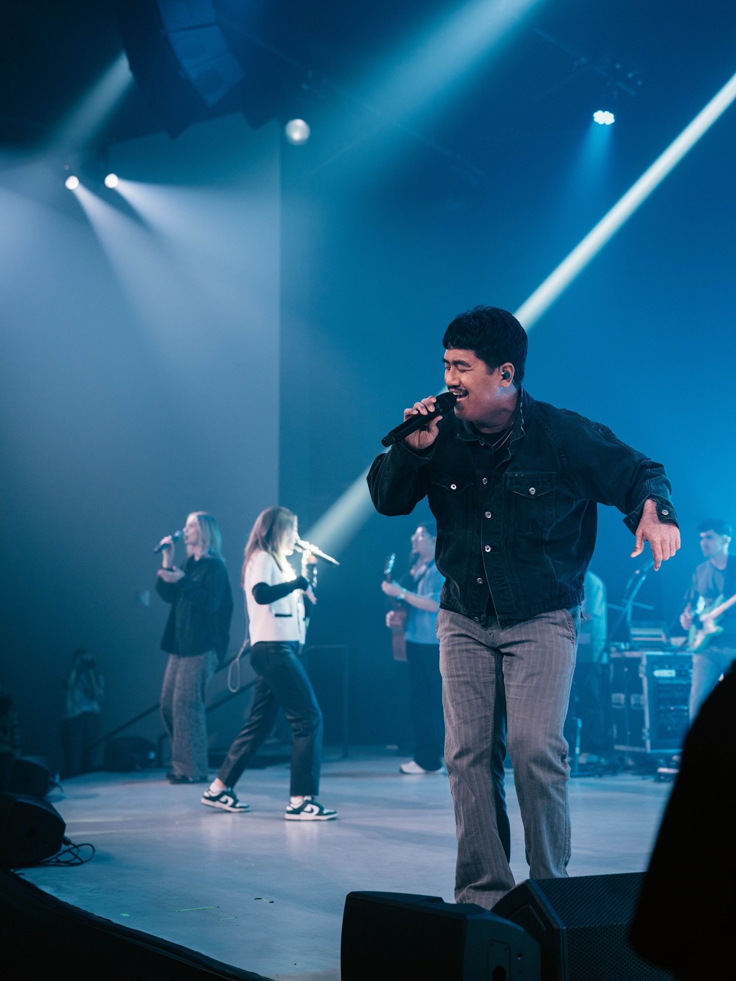 Join us for worship + an encouraging message this weekend!

Saturday at 5:00 PM or Sunday at 8:15 AM, 10:00 AM, 11:45 AM, or 1:15 PM.

We&rsquo;ll be taking Communion together as a church family, and it&rsquo;s the last weekend to return your Thanksg