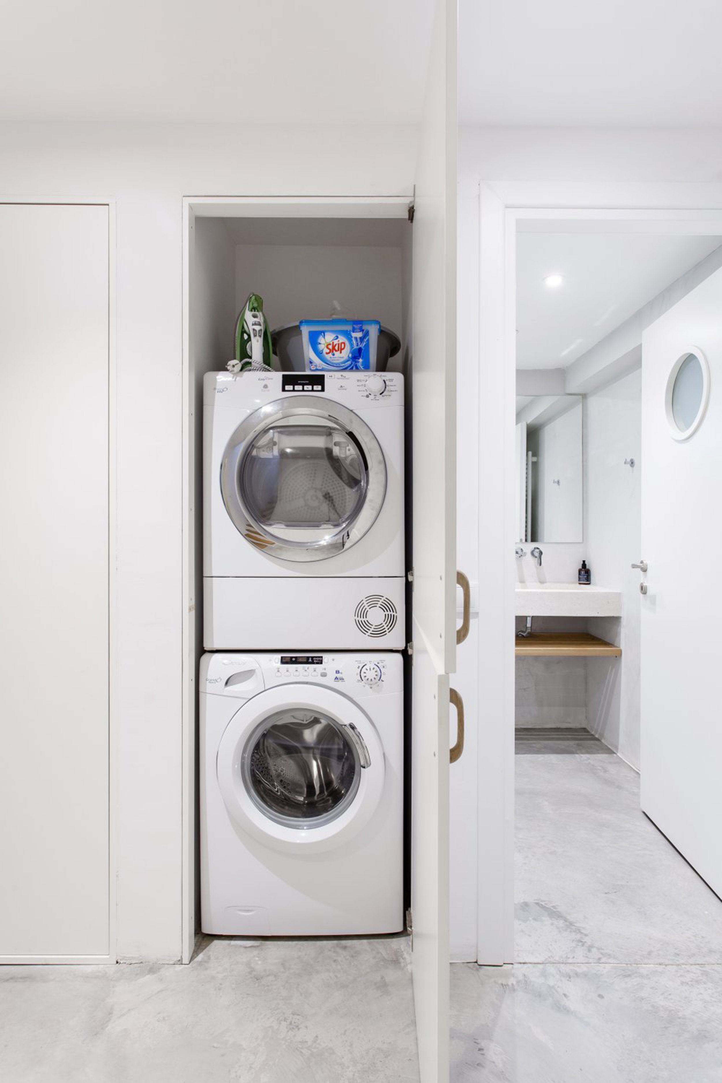 laundry machine and dryer