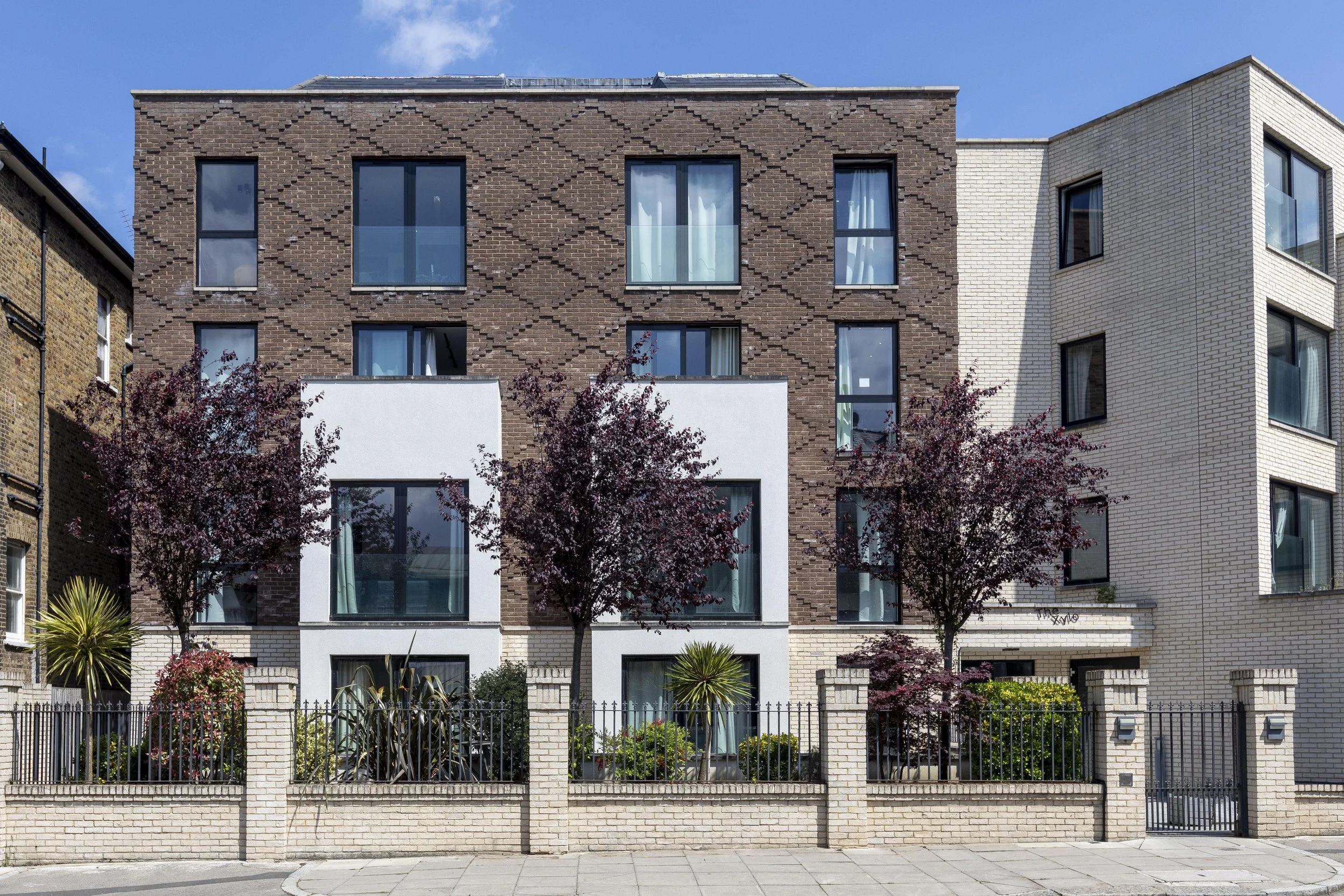 F6 Caversham Road NW548.jpg