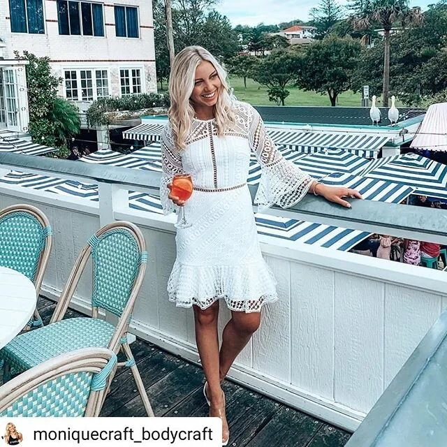 Shout out to this gorgeous ball of sunshine and positivity looking AHHmazing at her farwell party!
.
.
We are going to miss all the fun and the supportive energy you brought with you eveytime you came to visit us! Have an amazing time in Canada with @barrys you will absolutely smash it 👊 We can't wait to hear about all your adventures when your back in the hood!! ❤🥂
#UrbanFoxHair .
.
Hair colour by @jannelle_urbanfoxhair (@moniquecraft_bodycraft rocking @avessa_clothing)