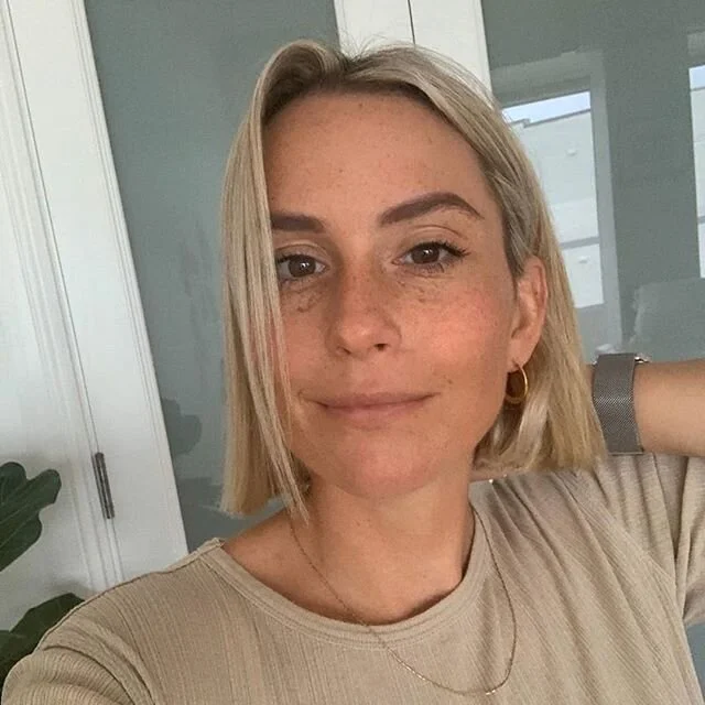 Love it when our gorgeous guests love on their hair! ⭐⭐⭐⭐⭐
#Repost @catduval
Freshly blonded just before lock down hit. Then one day later government changed their minds and hair dressers are allowed to stay open now after all.... The mane is getting loooong. 🙃
If you need colour done, I can&rsquo;t recommend @urbanfoxhair in Bondi enough!
⭐⭐⭐⭐⭐
Colour by @jannelle_urbanfoxhair