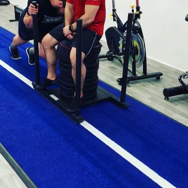 Messed around with some heavy sled work with @joebed_pt on Thursday. &bull;
Sleds are a pretty useful component to be inserted into lower body and athletic training. Not only can you manipulate speeds/weights/reps depending on your goals, but due to 