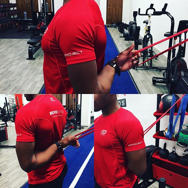 Banded Triple Billy Mobe:
Influenced by the work of @mobilitywod and @suppleleopard - this modality is perfect for increasing internal rotation ranges of the shoulder alongside shoulder extension, a position which is often missed out in shoulder heal