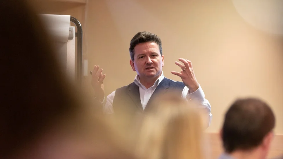 Increase your confidence levels in Public Speaking with The Resilience Coach