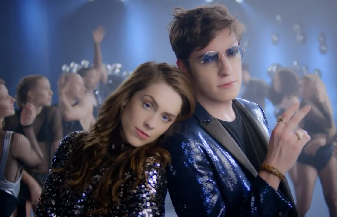 CLIPE3.jpg