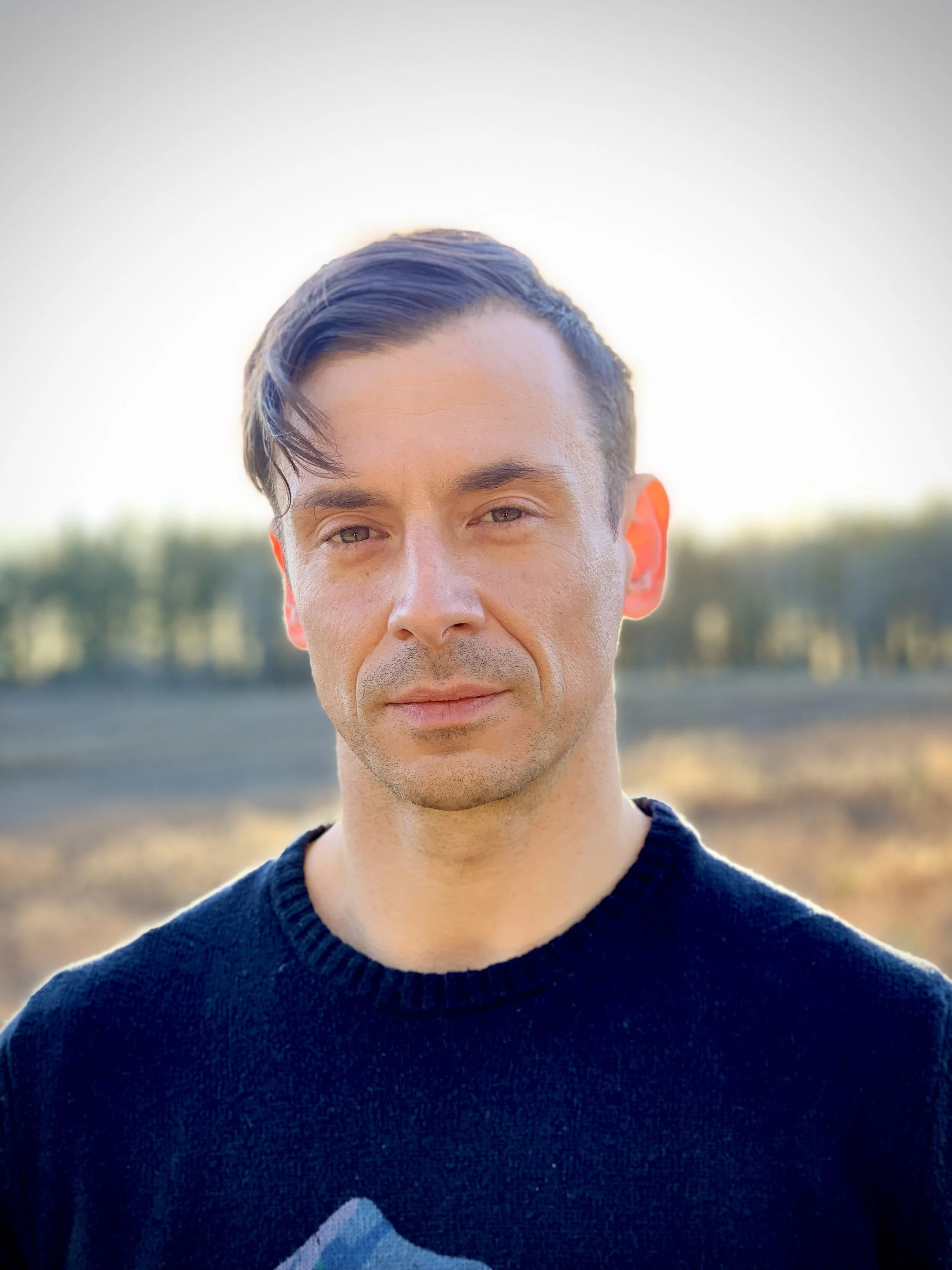 Outdoor avatar-no glasses.jpg
