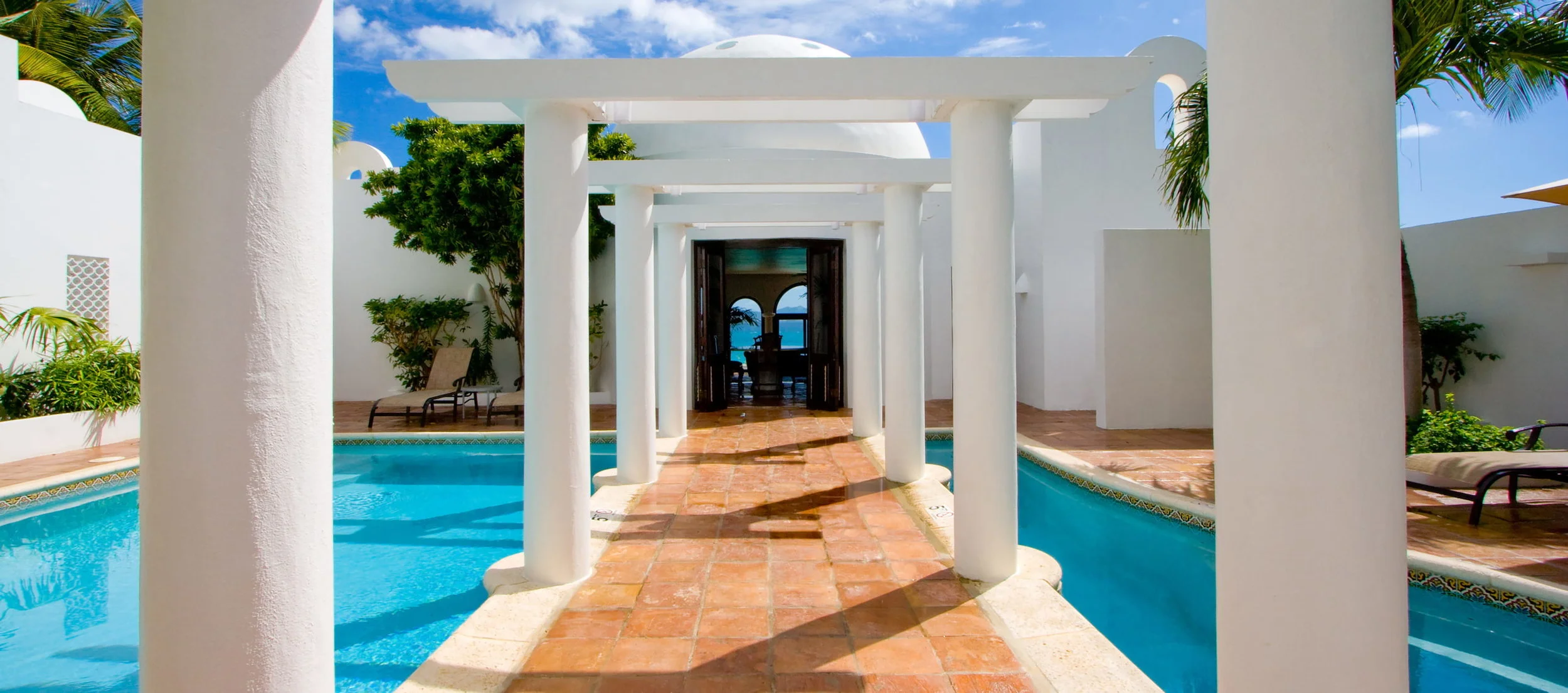 cap-acc-villa-pool03_2580x1141.jpg