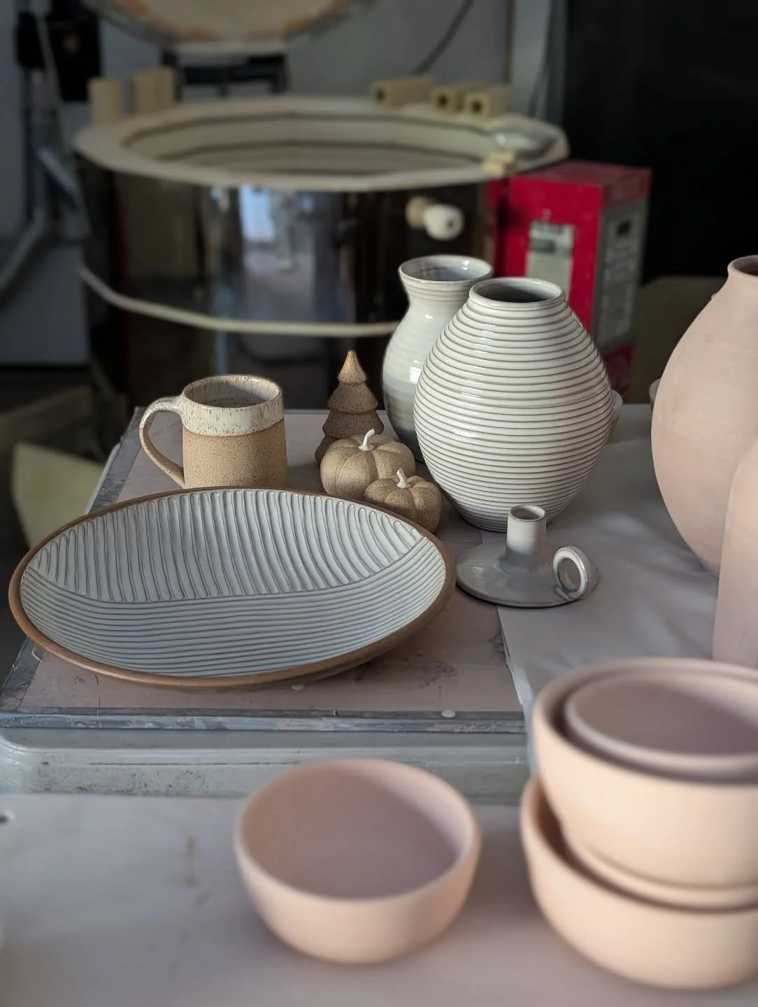 A few of my favorite pots that I'll be bringing to Apples and Crafts this weekend in #woodstockvt.  Saturday 10-4 and Sunday 10-3 🍁