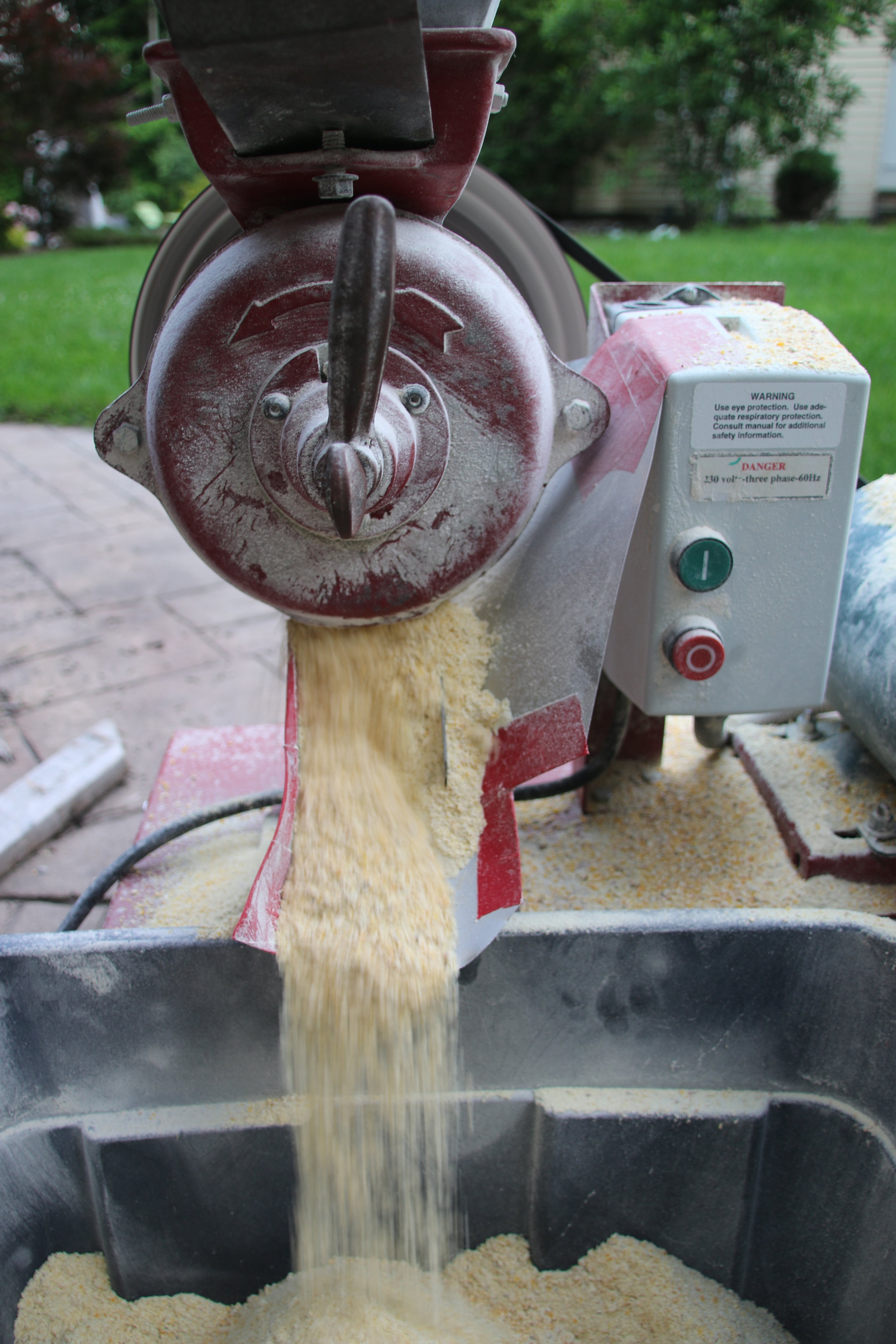 Milling corn to a fine grist