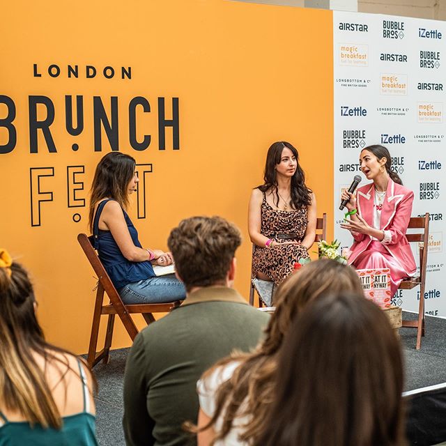 The main stage talks programme at this years fest was one of our favourite features! Here’s a #throwback to @eviesimm and @laurafitfoodie from @notplantbased chatting about their revolution against food fads and crappy diets! Who do YOU want to see on stage at next years festival? Let us know 📣😝 🎤 #londonbrunchfest . . . . . #workshops #londonbrunch #brunchfestival #talksprogramme #talks #foodfads #brunch