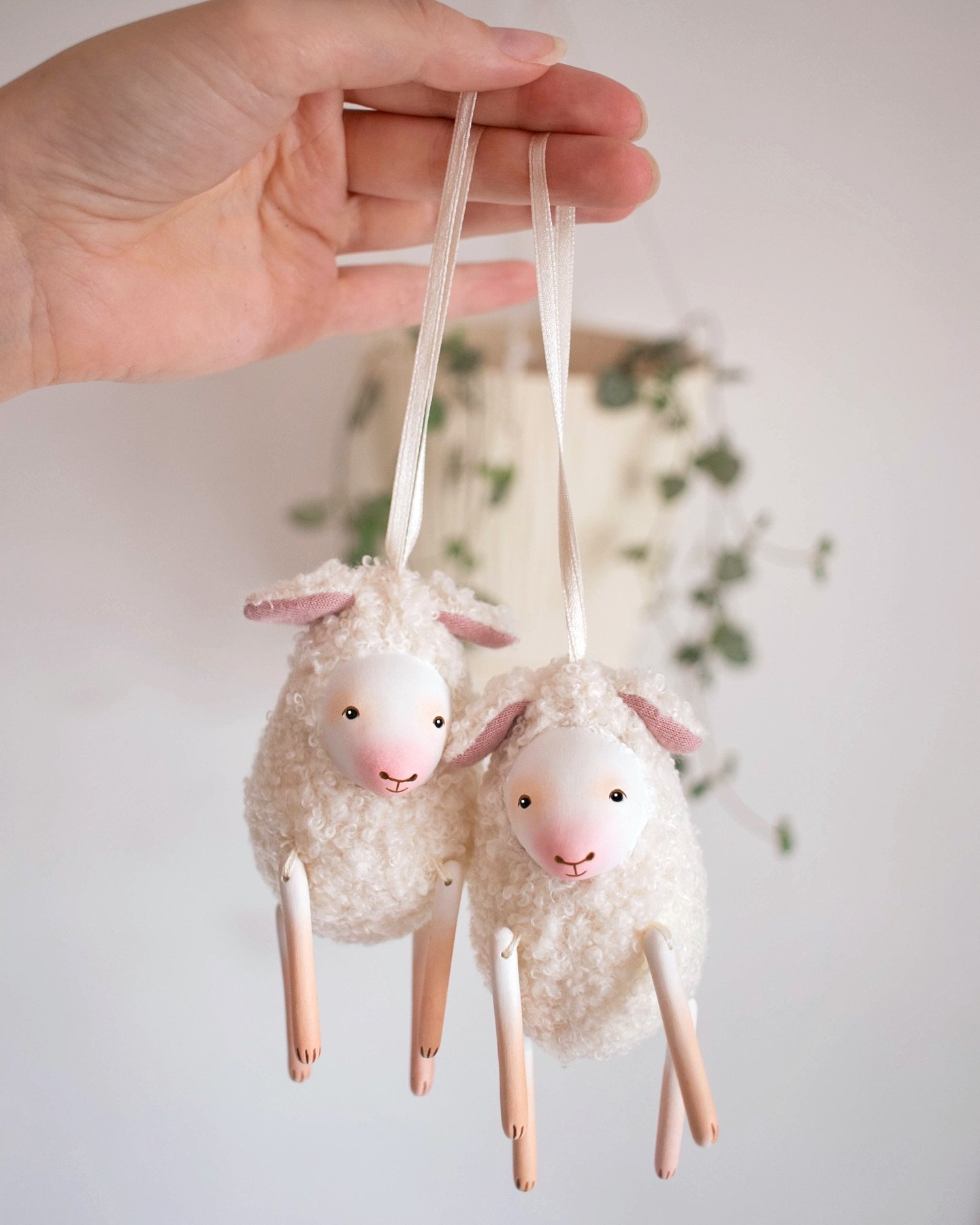 These mini lamb ornaments are travelling to the U.S. now 🥰 A little touch of whimsy to any home. Can&rsquo;t wait to add them to my Christmas tree ornament collection this winter.