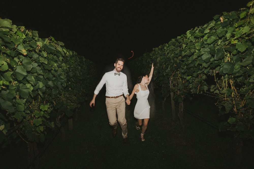 Amanda+Nick_NewportVineyards-83.jpg