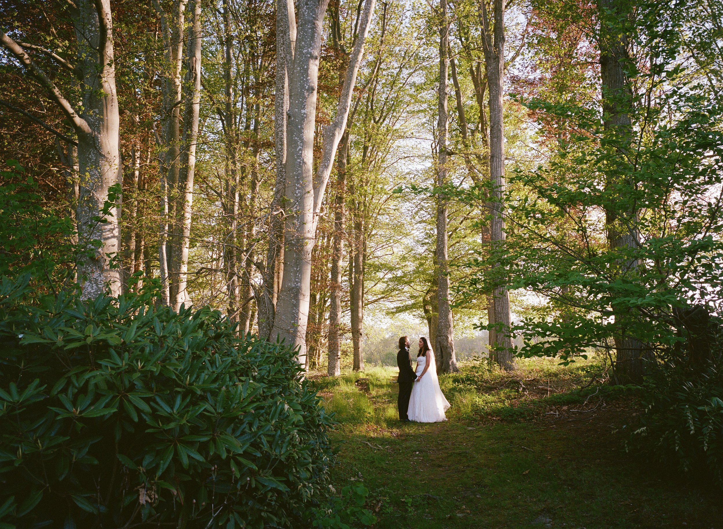 Mariya &amp; Luke's Springtime Wedding at Glen Manor in Portsmouth, RI