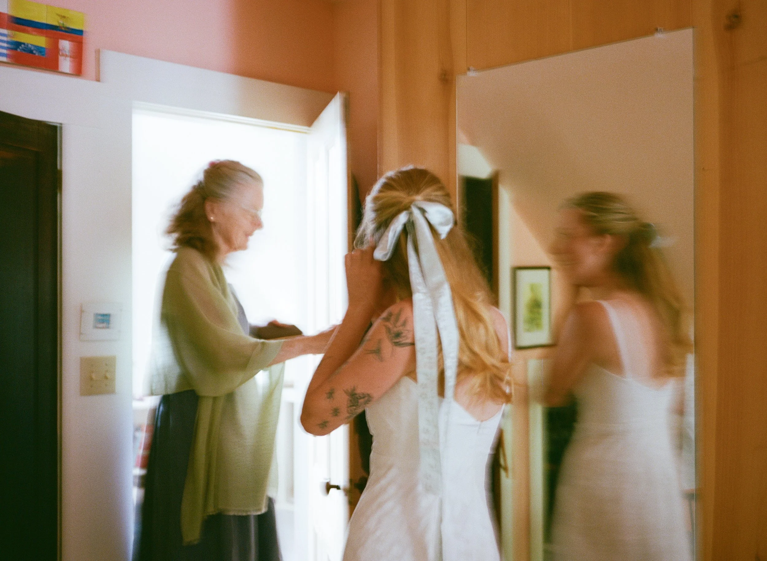 0016_Katie&IzzyPreview.jpg