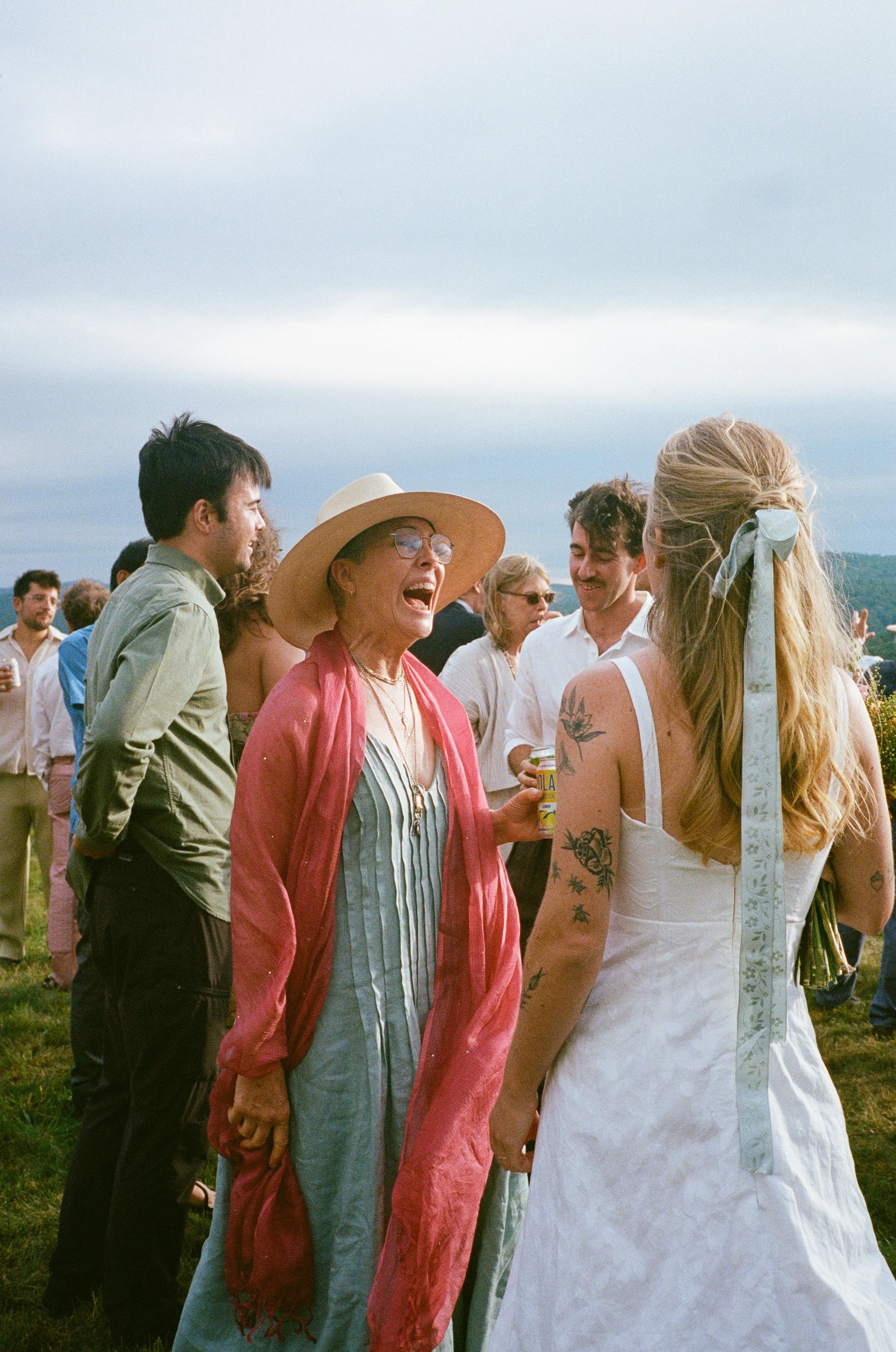 0049_Katie&IzzyPreview.jpg