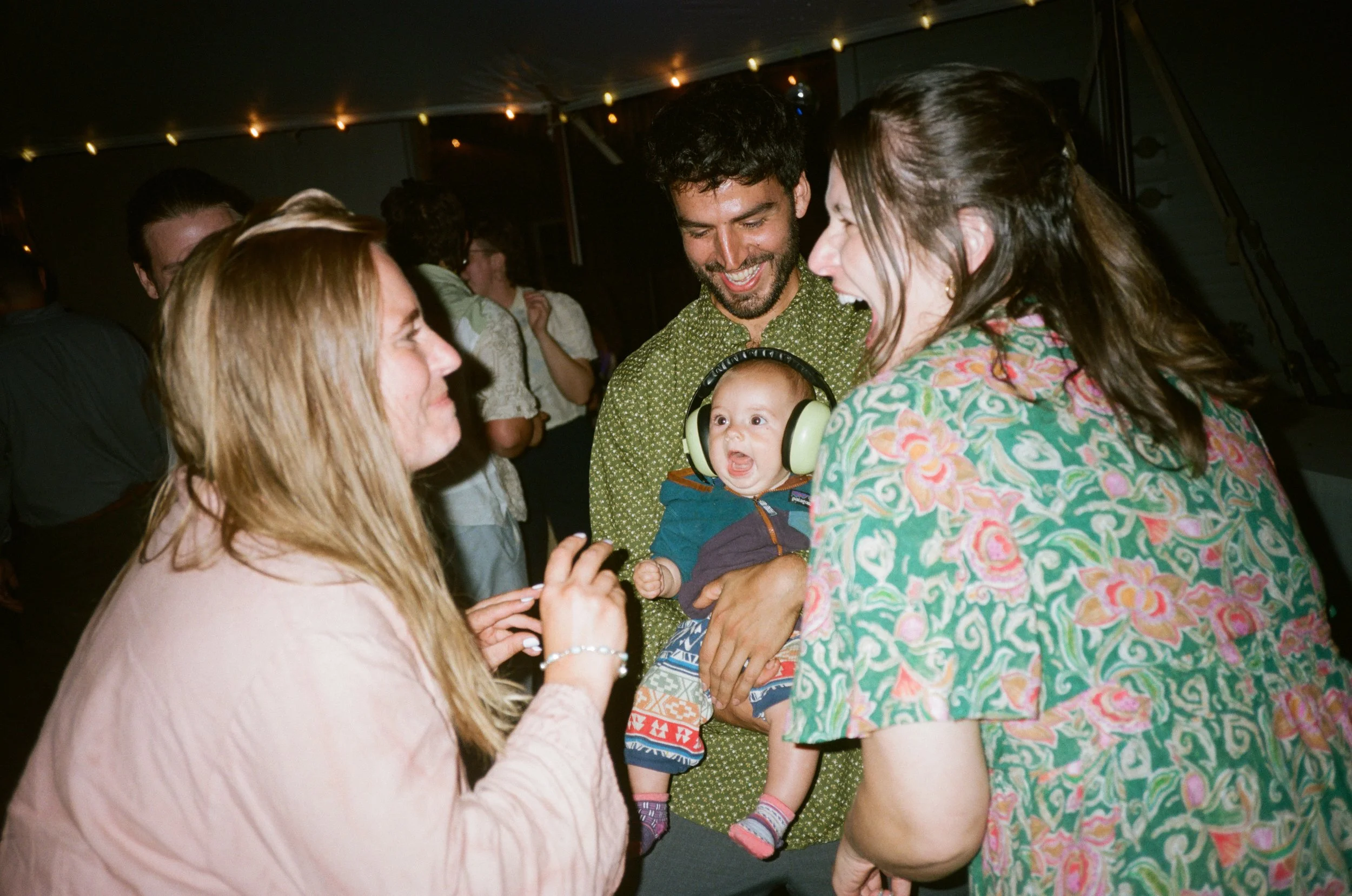 0090_Katie&IzzyPreview.jpg