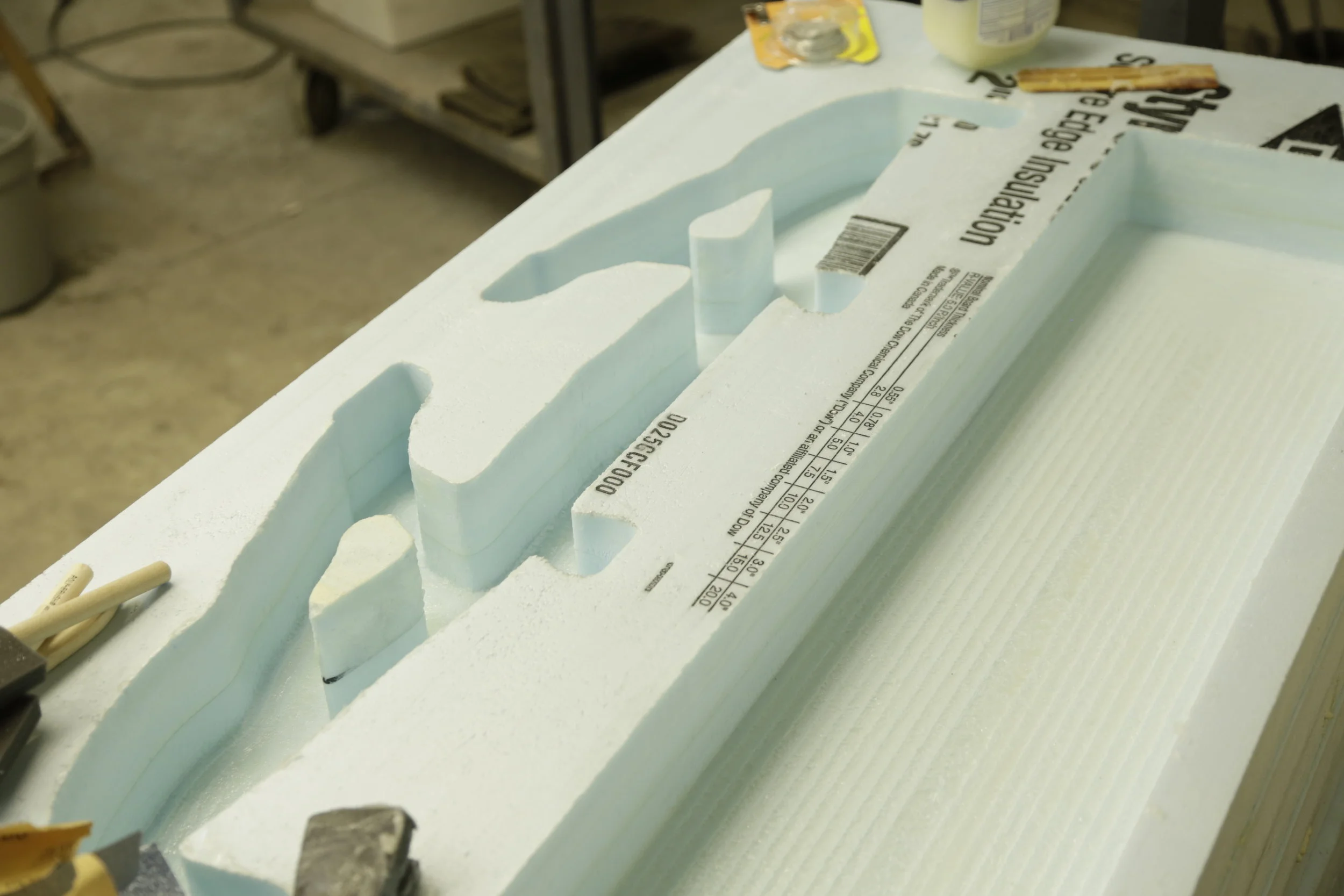  Formworks were sanded and lined with white petroleum jelly to reduce the effect of residual porosity and ease the release of the concrete members. 