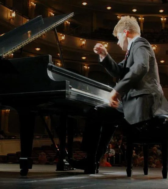 Alex McDonald to solo Brahms 2 with Symphony Arlington