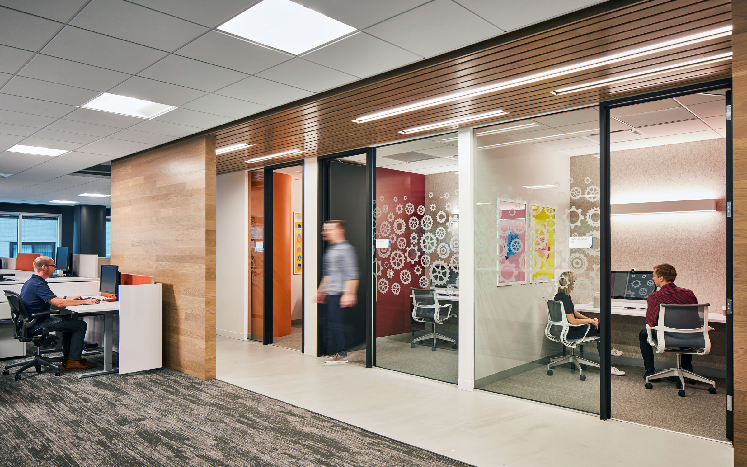 Project completed in collaboration with the teams at Gensler Chicago and San Francisco. Photography by Tom Harris .