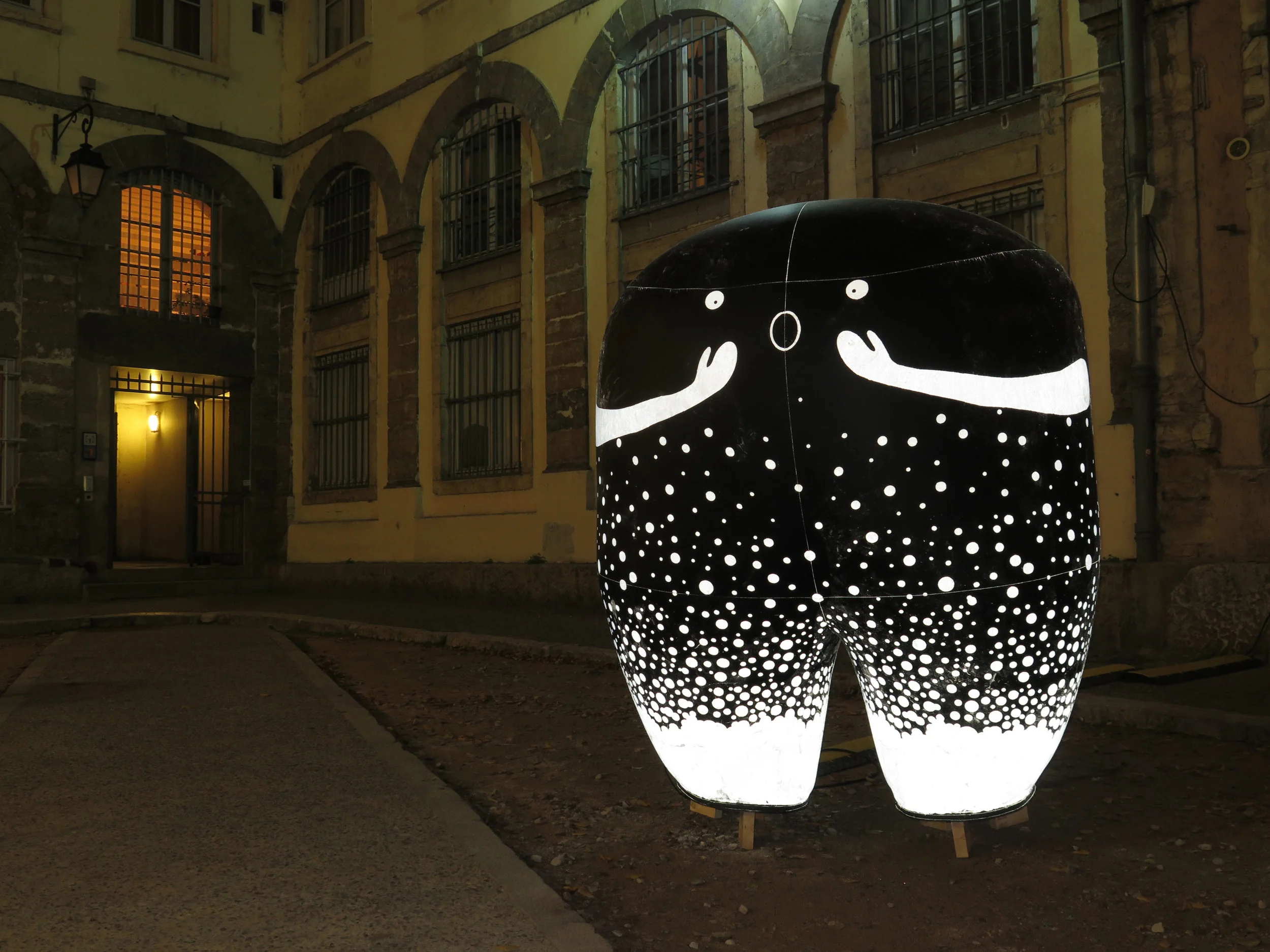   ❅ Les Luminuits,  Installation lumineuse 2017 ↪︎  Voir ce projet    