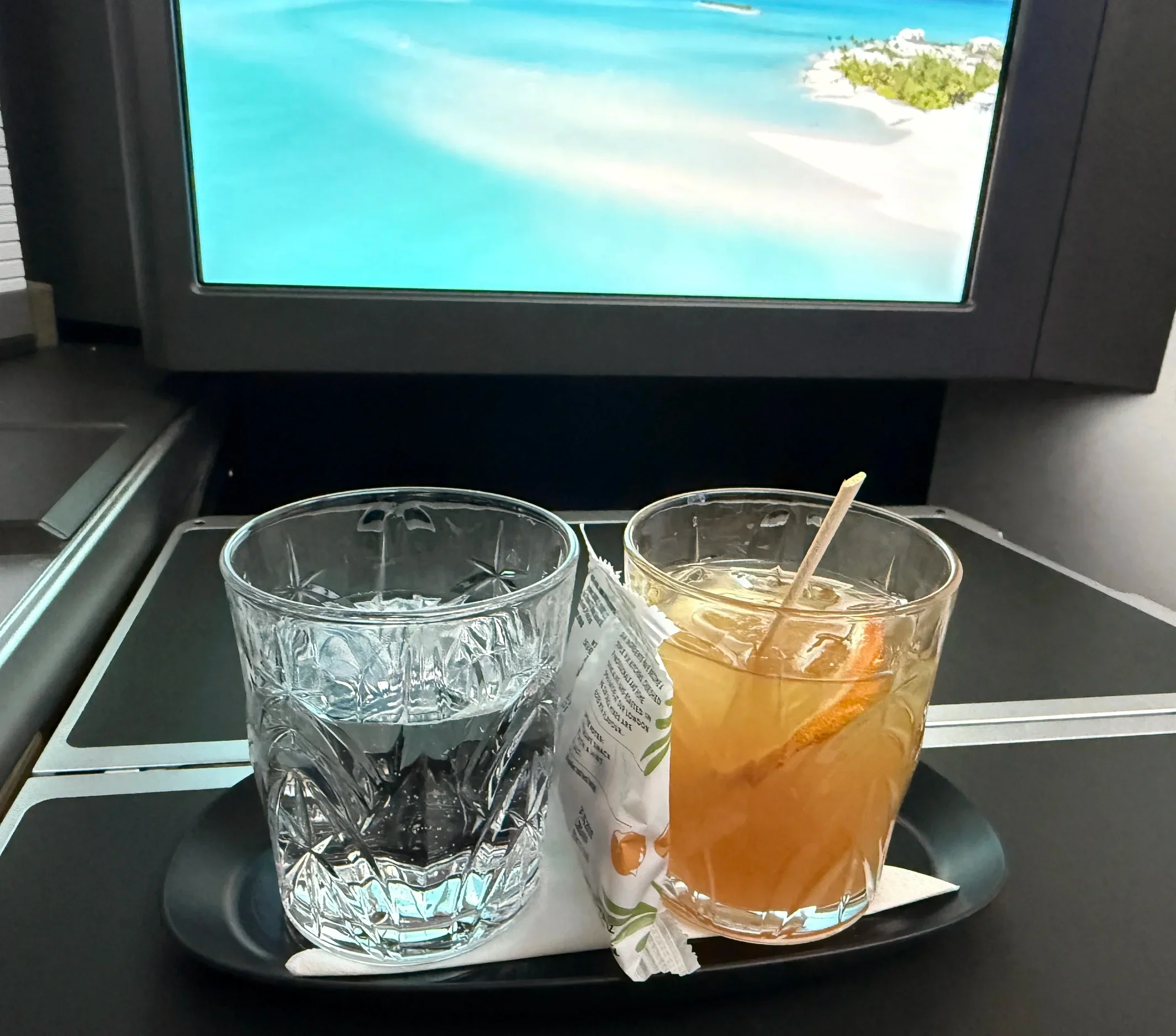 Amex Platinum vs Chase Sapphire Reserve 2026 (Which Wins for Luxury Couples)