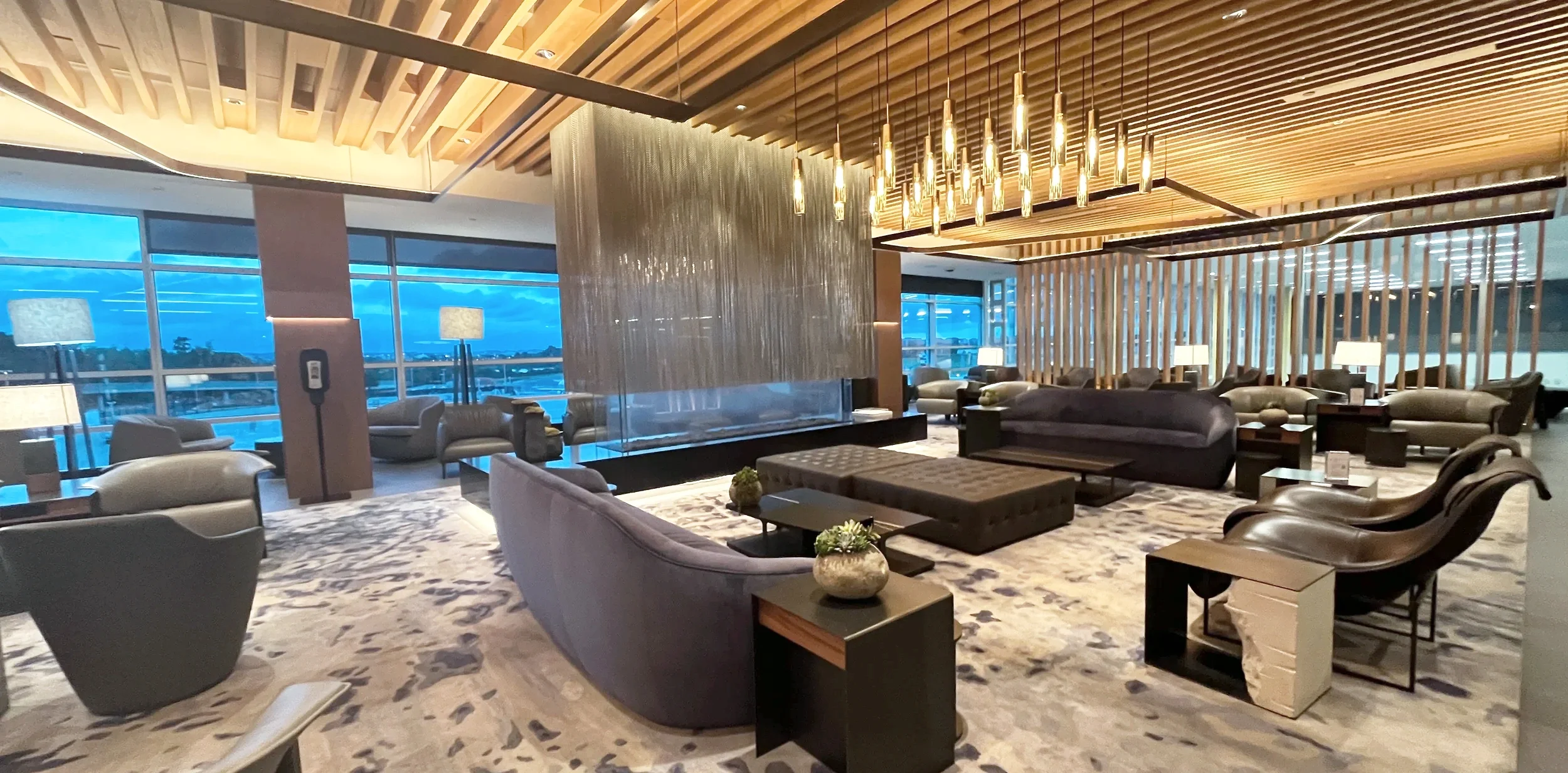 Lounge Access - Best Chase Sapphire Preferred Alternatives 2026