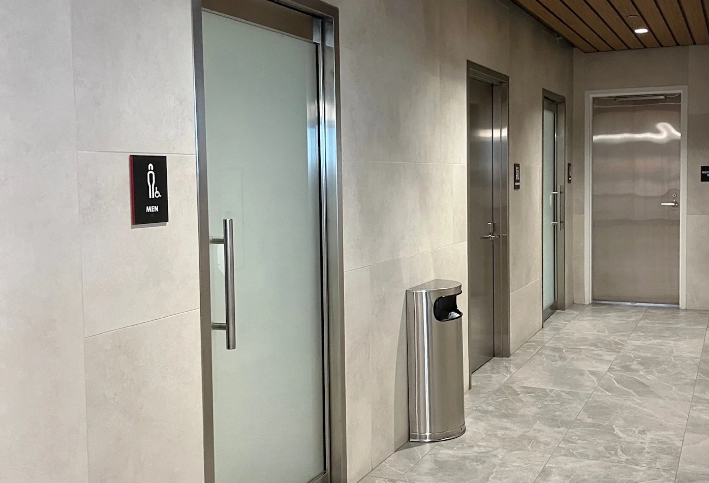 Amenities - American Airlines Flagship Lounge at ORD Review 2026